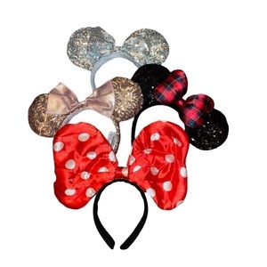 4 pack of Disneyland ears.